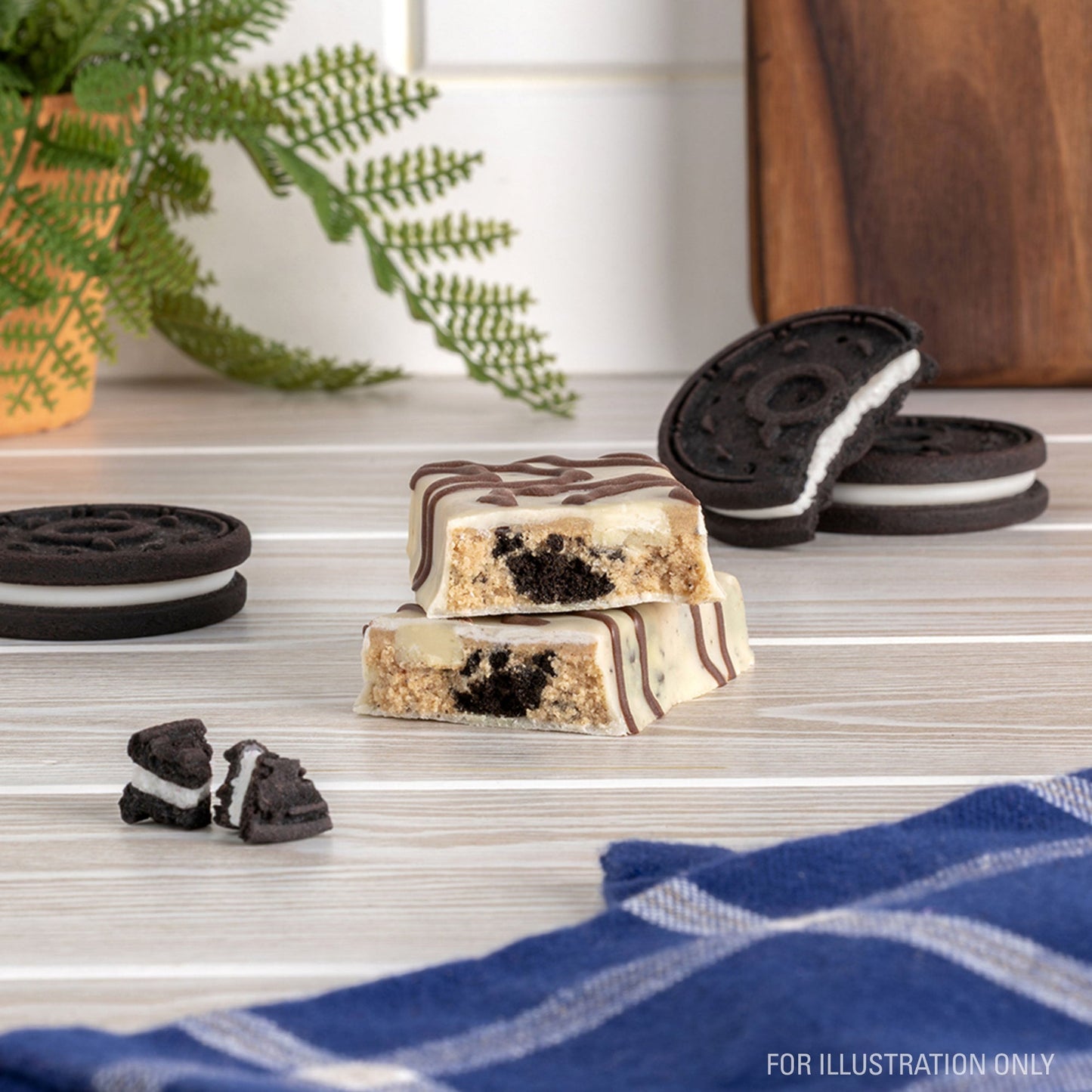dipped-cookies-and-cream-protein-bars-j3 15807_QN_USA_ProteinBar_CAC_InterimAssetUpdate_Digital-Dipped-ProductCarouselSet_Tabletop1.jpg